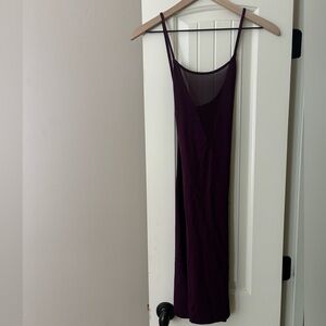 Hot night on the town: plum colored bodycon mini dress